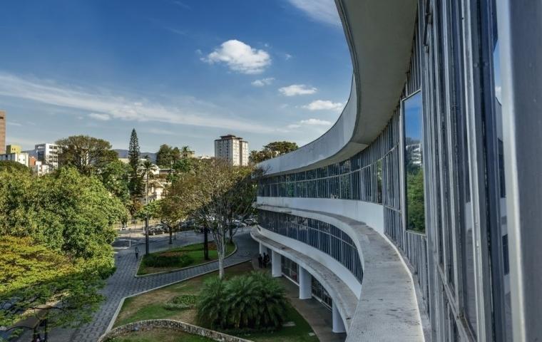 http://portalbelohorizonte.com.br/negocios/educacao-e-mao-de-obra