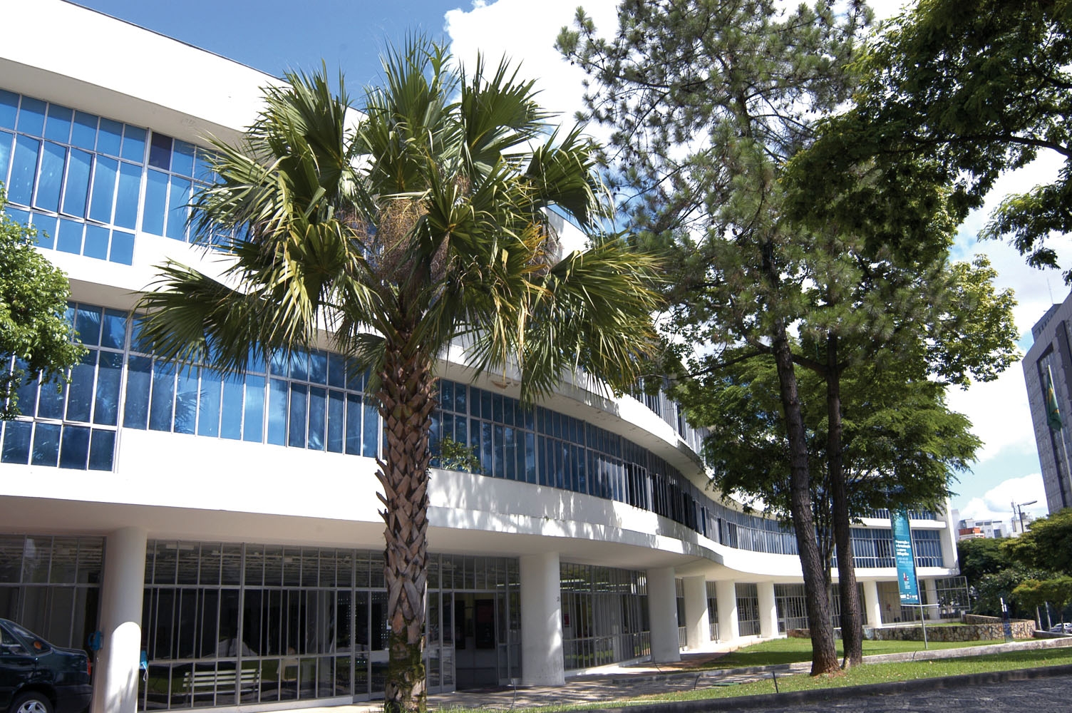 Fachada Biblioteca Pública Estadual de Minas Gerais