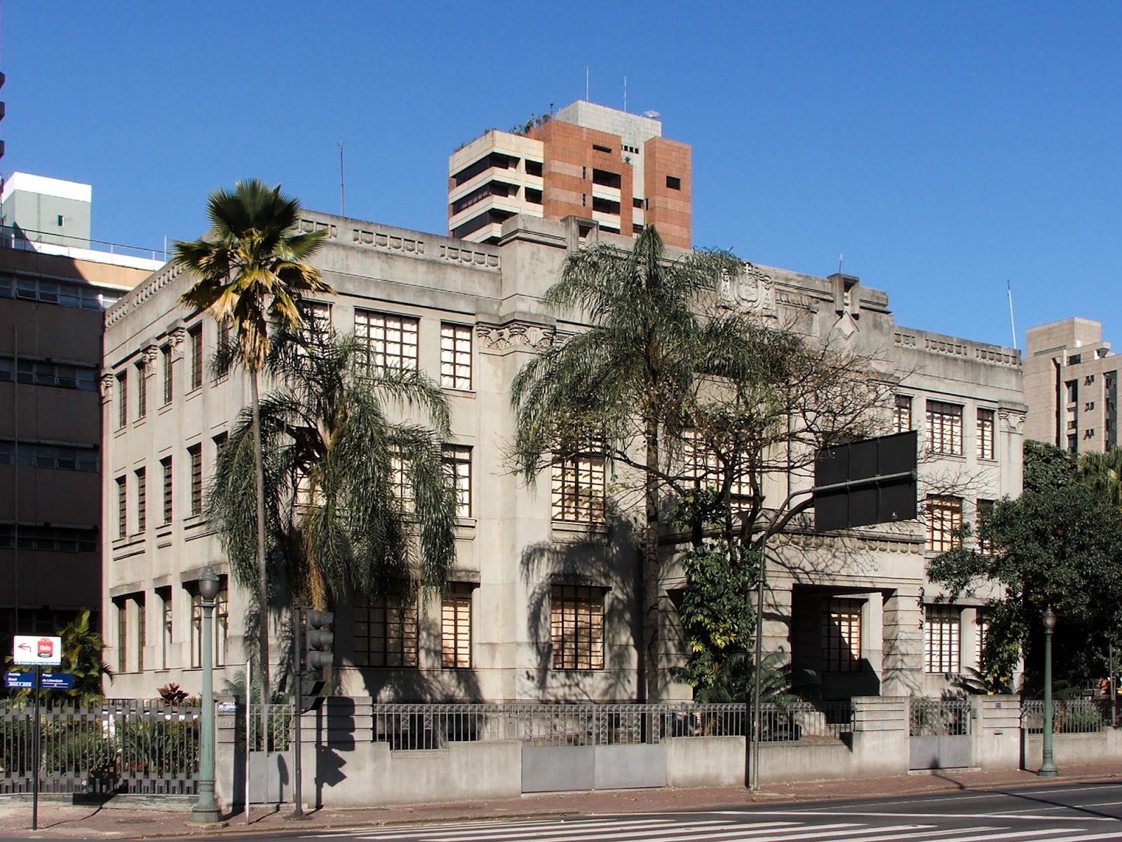 Fachada do Palácio Arquiepiscopal de Belo Horizonte