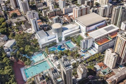 A primeira Unidade do Clube ocupa um quarteirão.